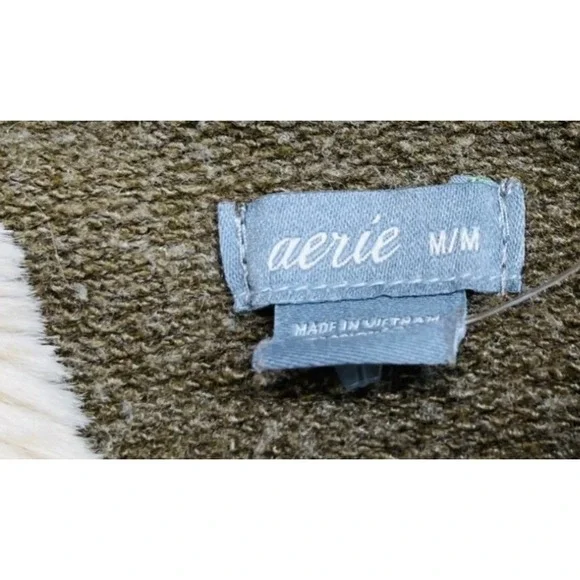 Aerie size Medium Sherpa-Lined Olive Green Hoodie Sweatshirt‎ - Picture 2 of 5